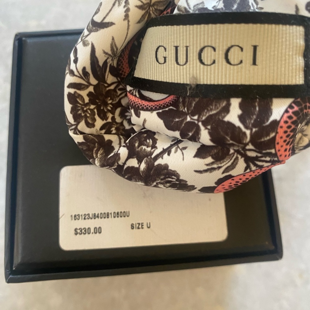 Gucci 925 Silver Logo Round Stud Earrings- New - Picture 3 of 5